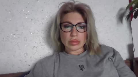 Snapshot of fox_red_lady7 chatting on April 12, 2026, 8:41 am fox_red_lady7 online show from April 12, 2026, 8:41 am