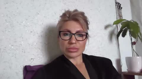 Snapshot of fox_red_lady7 chatting on April 15, 2026, 8:21 am fox_red_lady7 online show from April 15, 2026, 8:21 am