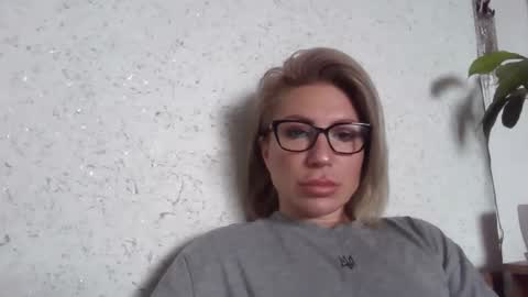 Snapshot of fox_red_lady7 chatting on April 16, 2026, 8:15 am fox_red_lady7 online show from April 16, 2026, 8:15 am