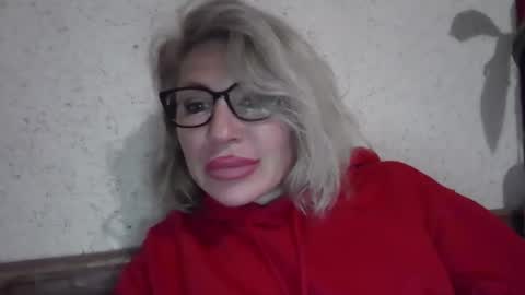 Snapshot of fox_red_lady7 chatting on April 17, 2026, 7:50 pm fox_red_lady7 online show from April 17, 2026, 7:50 pm