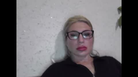 Snapshot of fox_red_lady7 chatting on April 19, 2026, 8:44 pm fox_red_lady7 online show from April 19, 2026, 8:44 pm