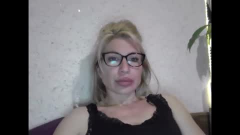 Snapshot of fox_red_lady7 chatting on May 1, 2026, 7:51 pm fox_red_lady7 online show from May 1, 2026, 7:51 pm