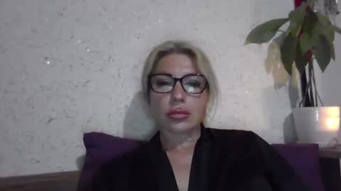 Snapshot of fox_red_lady7 chatting on May 10, 2026, 9:20 pm fox_red_lady7 online show from May 10, 2026, 9:20 pm