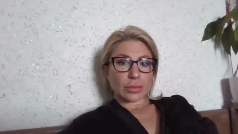 Snapshot of fox_red_lady7 chatting on May 16, 2026, 6:21 am fox_red_lady7 online show from May 16, 2026, 6:21 am