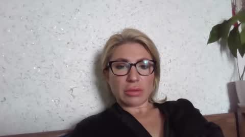 Snapshot of fox_red_lady7 chatting on May 16, 2026, 6:32 am fox_red_lady7 online show from May 16, 2026, 6:32 am