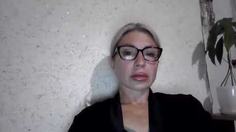 Snapshot of fox_red_lady7 chatting on May 31, 2026, 7:15 pm fox_red_lady7 online show from May 31, 2026, 7:15 pm