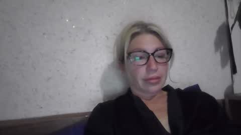 Snapshot of fox_red_lady7 chatting on June 3, 2026, 8:25 pm fox_red_lady7 online show from June 3, 2026, 8:25 pm