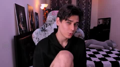 Foxicfu online show from April 20, 2026, 3:59 pm