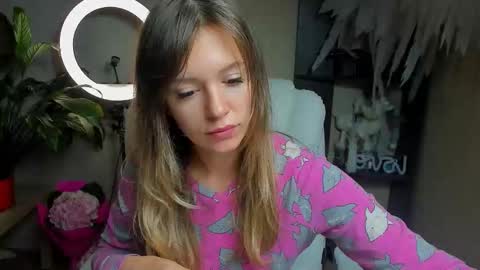 Snapshot of foxy_blond chatting on October 3, 2025, 12:18 am Foxy online show from October 3, 2025, 12:18 am