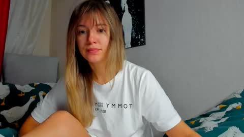 Snapshot of foxy_blond chatting on November 3, 2025, 12:13 am Foxy online show from November 3, 2025, 12:13 am