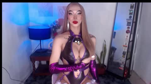 foxy_goddess online show from October 30, 2025, 1:51 am