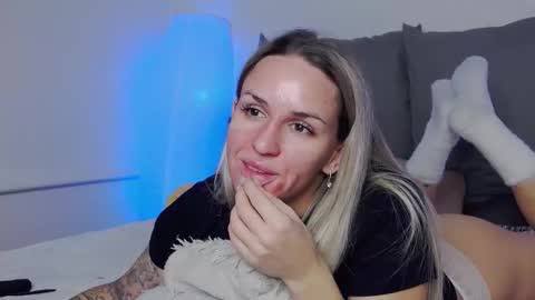 Foxy Kimmi online show from December 14, 2025, 6:41 am