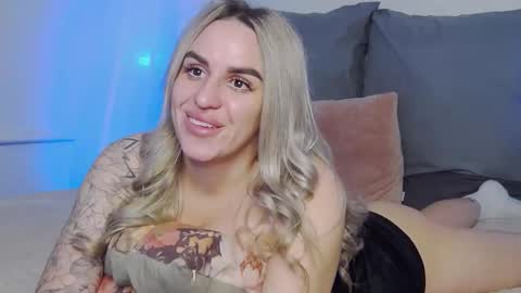 Foxy Kimmi online show from March 1, 2026, 6:37 am