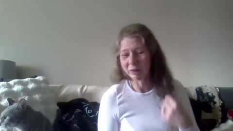 foxyfang online show from March 7, 2025, 7:38 pm