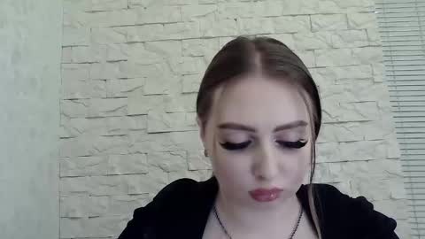 Snapshot of foxyflaree chatting on November 30, 2025, 4:11 pm Alice online show from November 30, 2025, 4:11 pm