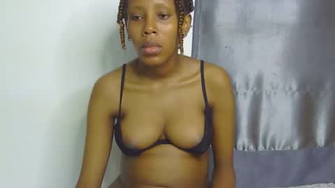 Snapshot of foxypennyy chatting on October 25, 2025, 8:36 pm foxypennyy online show from October 25, 2025, 8:36 pm