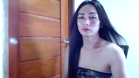 Snapshot of foxytheaxxx chatting on March 5, 2026, 4:52 am Thea online show from March 5, 2026, 4:52 am