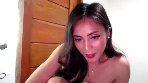 Snapshot of foxytheaxxx chatting on April 1, 2026, 1:41 pm Thea online show from April 1, 2026, 1:41 pm