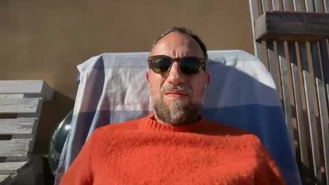 Snapshot of fra___ chatting on November 4, 2025, 10:03 am fra___ online show from November 4, 2025, 10:03 am