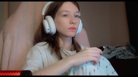 Snapshot of fran_bow chatting on February 2, 2025, 5:15 pm fran_bow online show from February 2, 2025, 5:15 pm