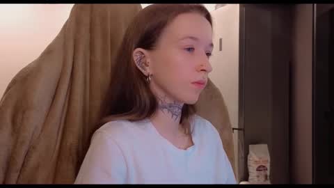 fran_bow online show from November 28, 2025, 6:32 pm