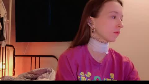 fran_bow online show from April 3, 2026, 1:09 pm