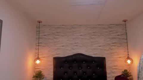          online show from December 14, 2025, 2:11 pm