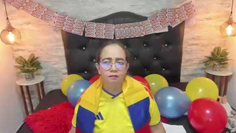 Snapshot of francesca_bbw chatting on June 18, 2026, 2:34 am online show from June 18, 2026, 2:34 am