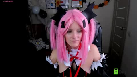 Snapshot of francescacollins chatting on October 31, 2025, 5:36 pm Fran online show from October 31, 2025, 5:36 pm