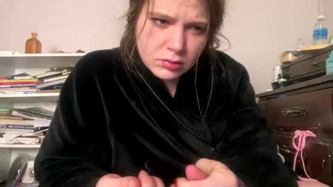 francescafey online show from December 18, 2025, 5:57 am