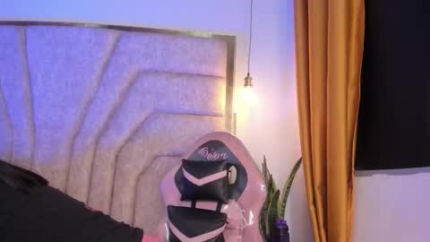 Snapshot of francheska121 chatting on November 9, 2025, 1:31 pm francheska121 online show from November 9, 2025, 1:31 pm