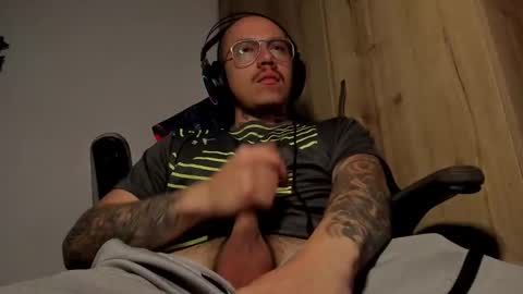 Snapshot of francisbecquer chatting on January 29, 2025, 10:16 am FrancisBecquer online show from January 29, 2025, 10:16 am