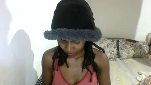 Snapshot of francoisee chatting on April 22, 2026, 6:49 am Hamie Sexy online show from April 22, 2026, 6:49 am