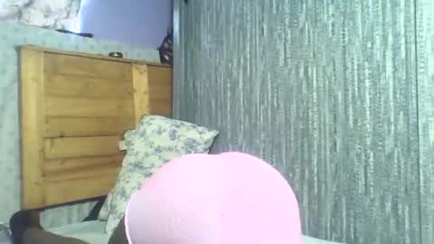 Snapshot of francy_123456 chatting on November 18, 2025, 9:58 am francy 123456 online show from November 18, 2025, 9:58 am