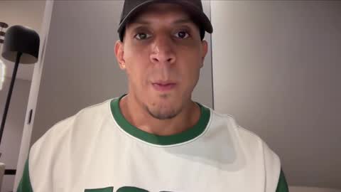 Snapshot of frank_heaven_shore chatting on October 1, 2025, 2:17 am Frank online show from October 1, 2025, 2:17 am