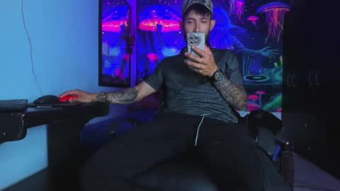 Snapshot of frankdanielsmolano chatting on April 12, 2026, 4:39 am frankdanielsmolano online show from April 12, 2026, 4:39 am