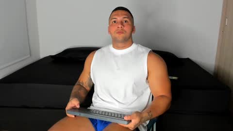 Snapshot of frankmyles01 chatting on January 22, 2025, 1:20 am frank online show from January 22, 2025, 1:20 am