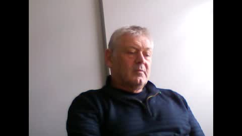 frannkboy61 online show from May 14, 2026, 9:16 am