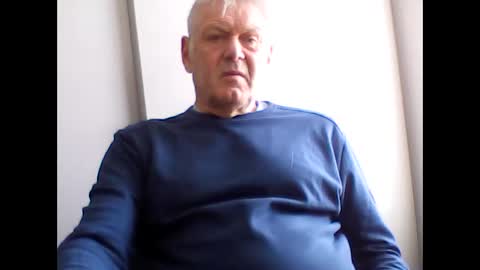 frannkboy61 online show from May 19, 2026, 8:20 am
