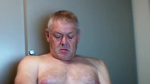 frannkboy61 online show from June 27, 2026, 5:01 am