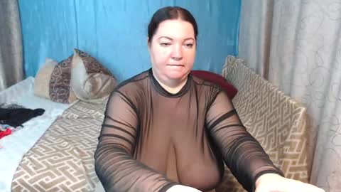Snapshot of frau_becky chatting on December 12, 2024, 2:00 pm frau_becky online show from December 12, 2024, 2:00 pm