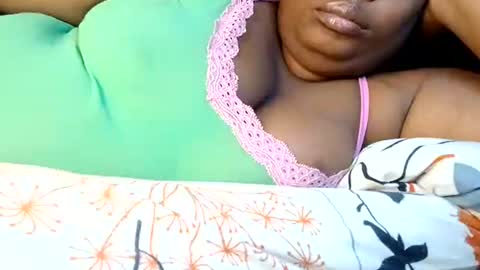 Snapshot of freaky08 chatting on December 3, 2024, 1:43 pm freaky08 online show from December 3, 2024, 1:43 pm