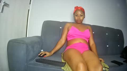 Snapshot of freaky216738 chatting on December 15, 2024, 4:51 am freakyLucy online show from December 15, 2024, 4:51 am