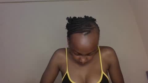 freaky_beauty online show from May 29, 2026, 12:58 pm