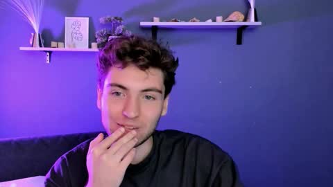 Freddy online show from December 18, 2025, 8:37 pm