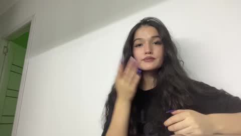 Mia online show from June 4, 2026, 4:13 pm