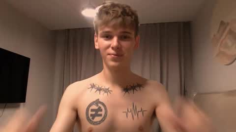 Snapshot of fredd_xanderrs chatting on October 22, 2025, 8:08 pm fredd_xanderrs online show from October 22, 2025, 8:08 pm