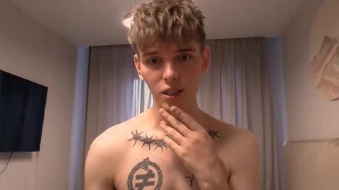 Snapshot of fredd_xanderrs chatting on October 24, 2025, 9:49 am fredd_xanderrs online show from October 24, 2025, 9:49 am