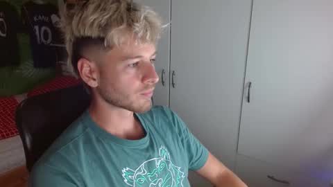 Snapshot of freddy_star chatting on October 18, 2025, 4:30 pm Frederick Perin online show from October 18, 2025, 4:30 pm