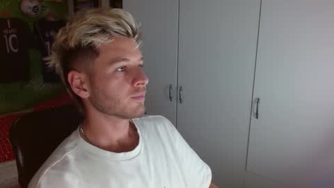 Snapshot of freddy_star chatting on October 23, 2025, 8:29 pm Frederick Perin online show from October 23, 2025, 8:29 pm